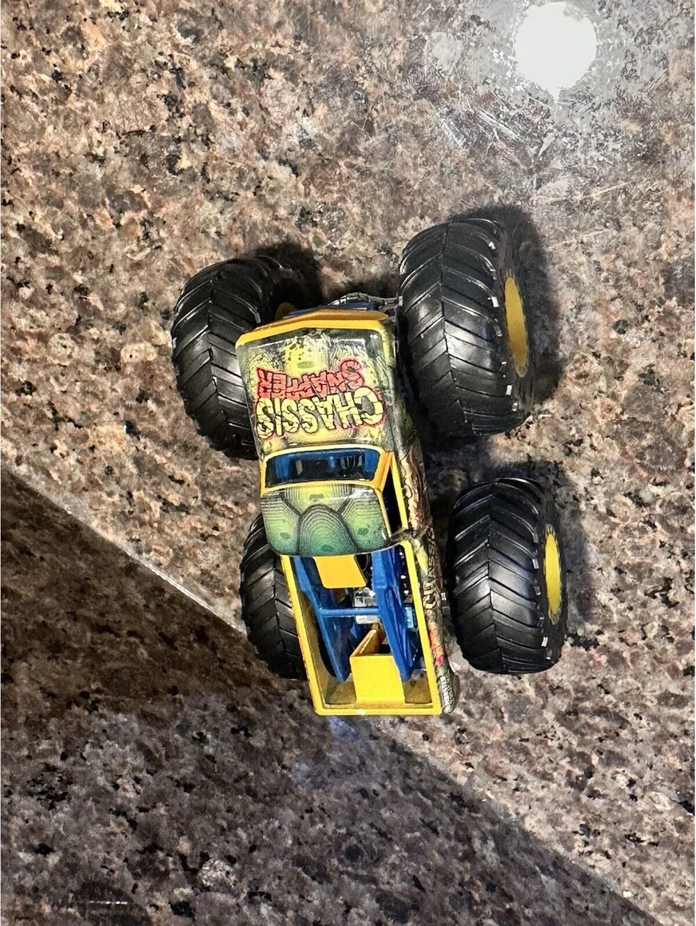 Hot Wheels Monster Trucks Chassis Snapper 1/64 Scale Diecast